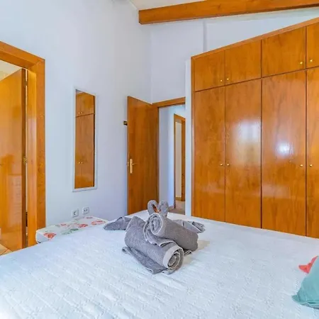 Estrella Villa *
